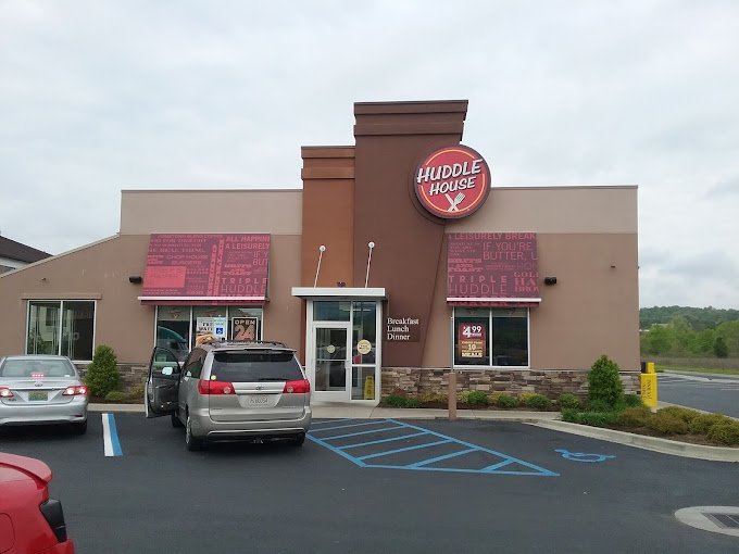 Huddle House outside view
