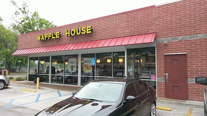 Waffle House outside view