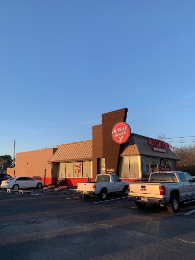 Huddle House outside view