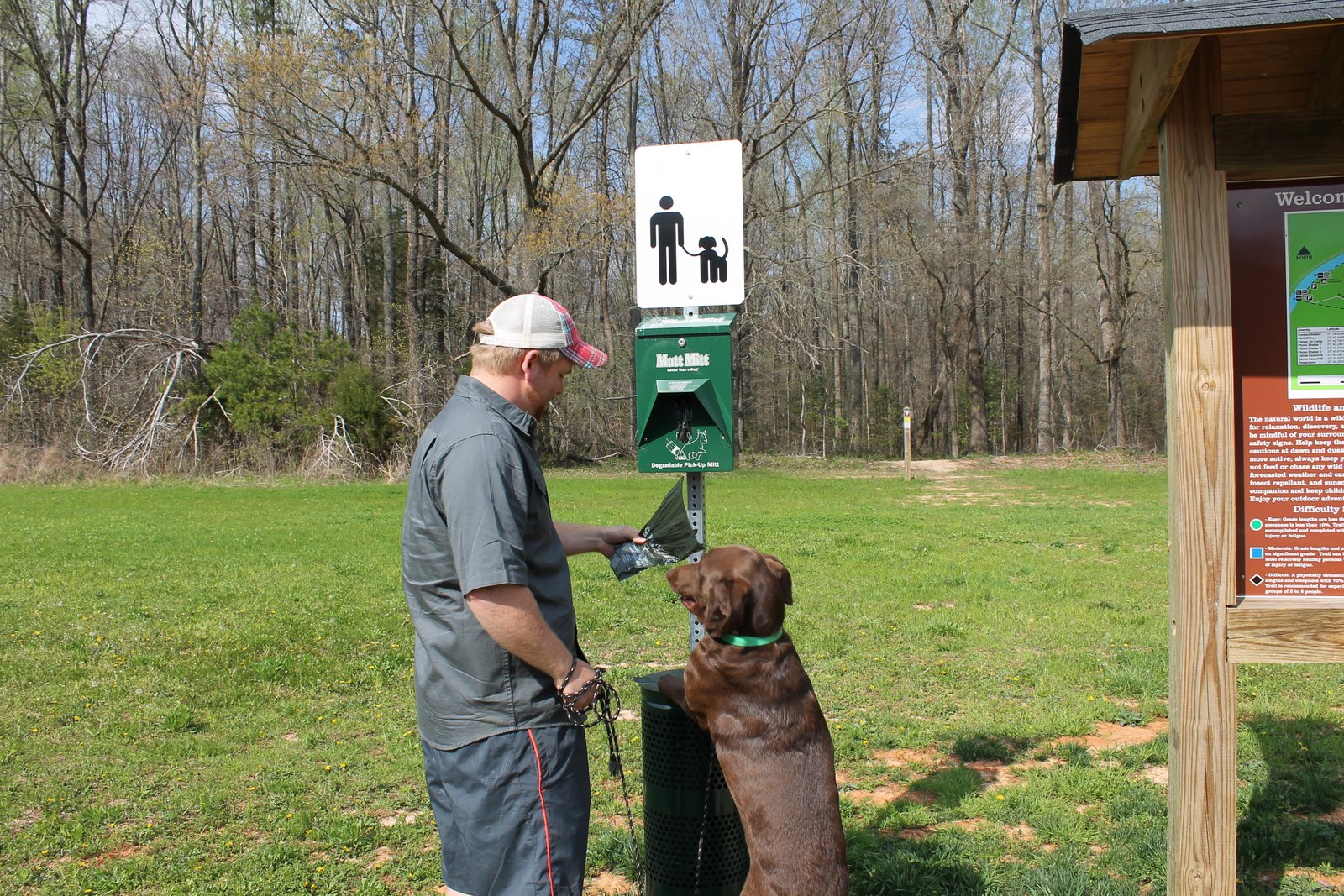 Powhatan_Powhatan_Pet_Station_(13885260573)